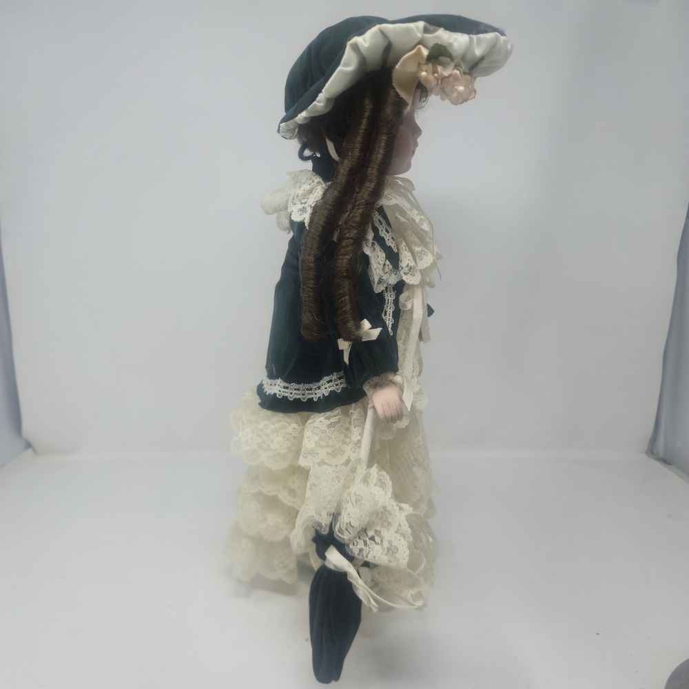 Vintage 1990 The Rosebud Collection Jillian Porcelain Doll 16" - Picture 7 of 16